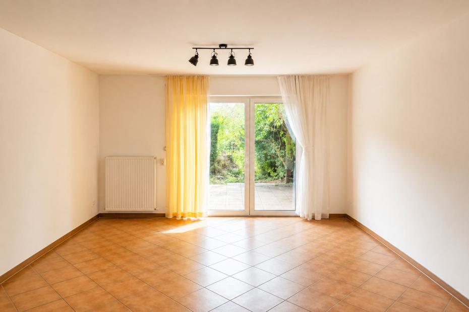 Wohnbereich Erdgeschoss Sicht zur Terrasse